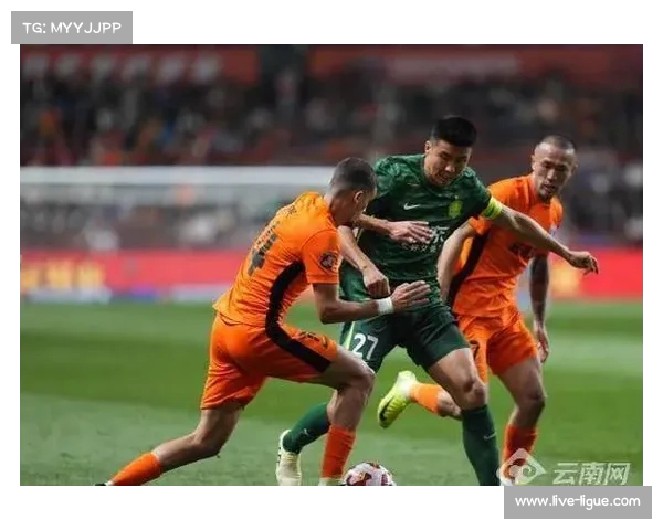 云南球迷高原红助威，玉昆主场上座率中超领先